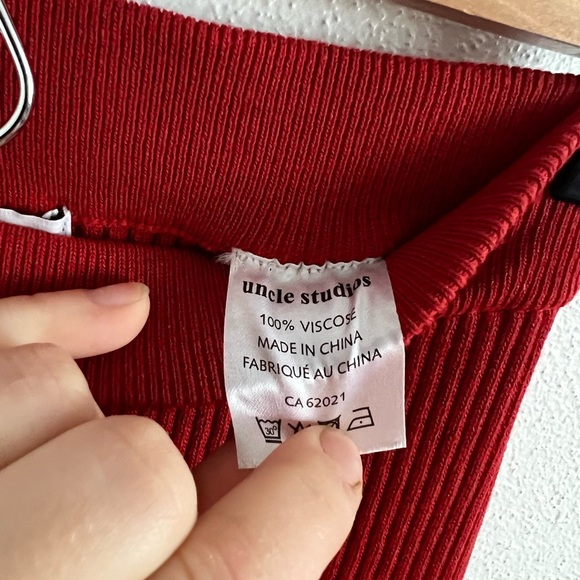 Uncle Studios Ribbed Red Slit Skirt, size 1 - Picture 3 of 6